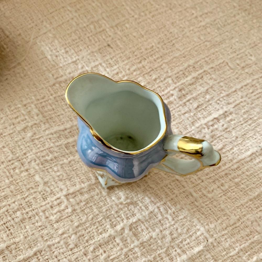 LN- Elegant Blue and Gold Porcelain 5 Piece Tea Set. A perfect decor piece. - Picture 9 of 16
